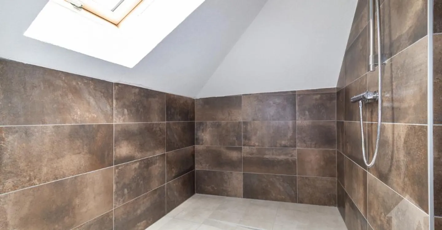 Fully renovated building in 2026 with a rental yield of 4.3% - Photo 13 of 13