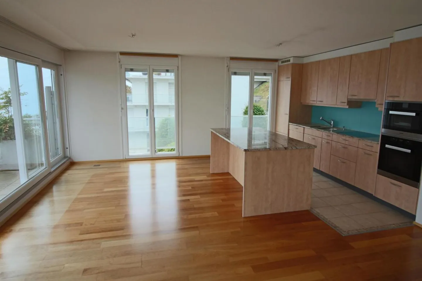 5.5 Room Apartment in Chardonne - Photo 5 of 11