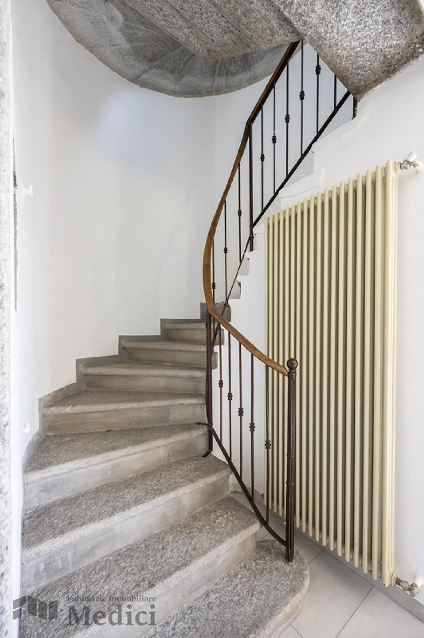 ELEGANT HISTORICAL RESIDENCE IN THE CENTER OF BESAZIO - FURNISHED - Photo 25 of 27