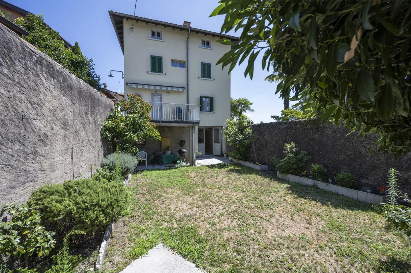 ELEGANT HISTORICAL RESIDENCE IN THE CENTER OF BESAZIO - FURNISHED - Photo 10 of 27