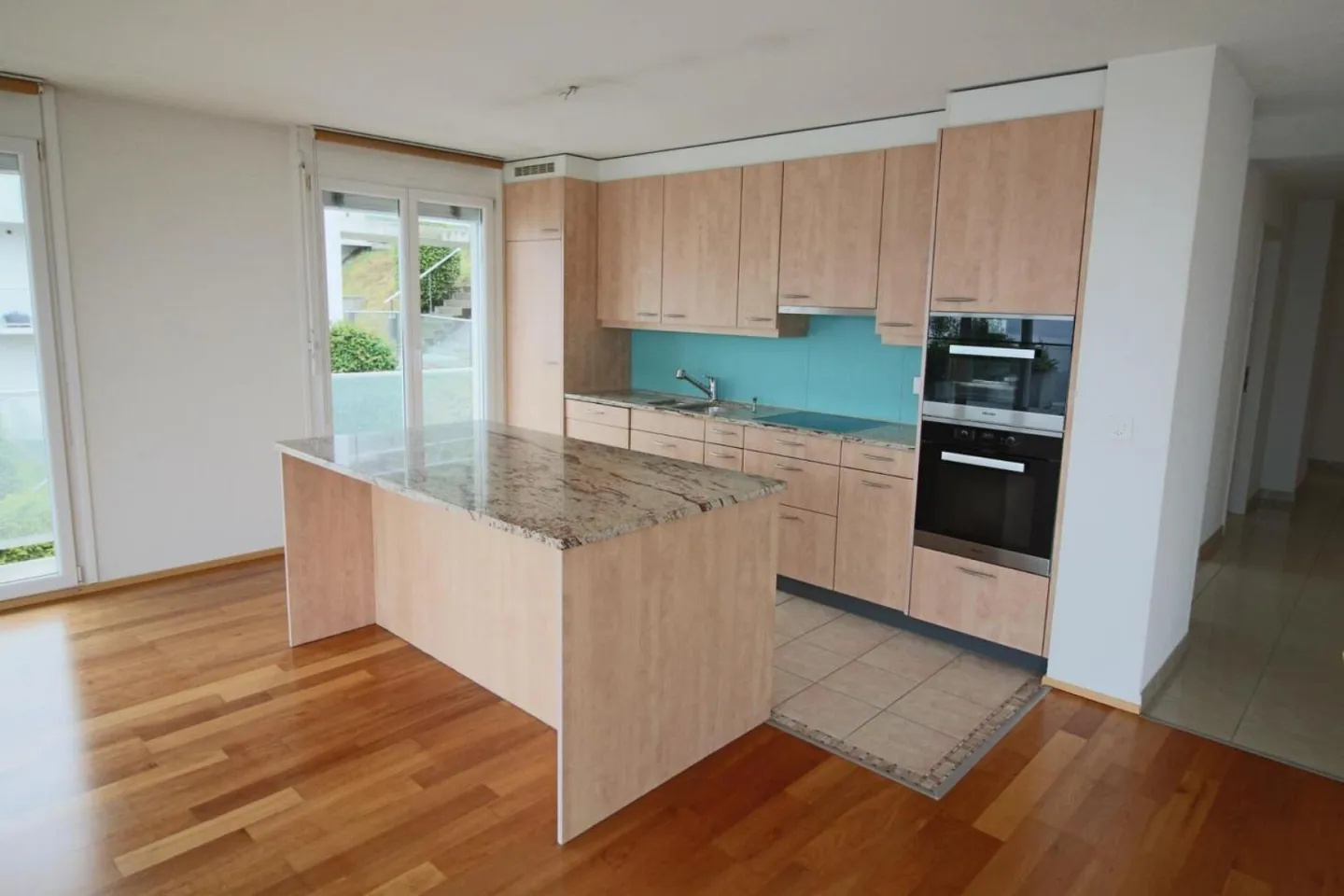 5.5 Room Apartment in Chardonne - Photo 4 of 11