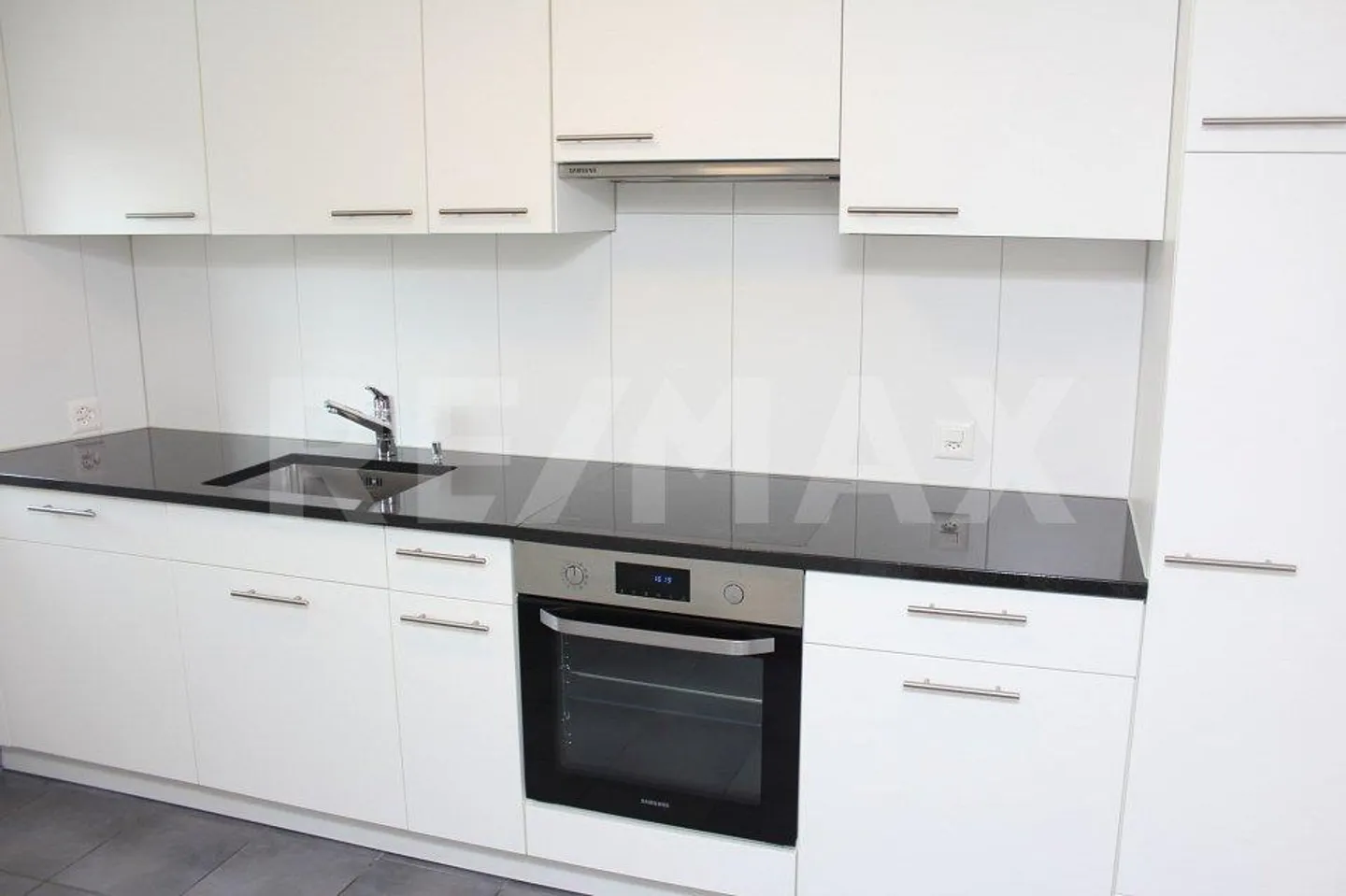 Ampia casa bifamiliare / casa unifamiliare con appartamento separato - Foto 13 di 13