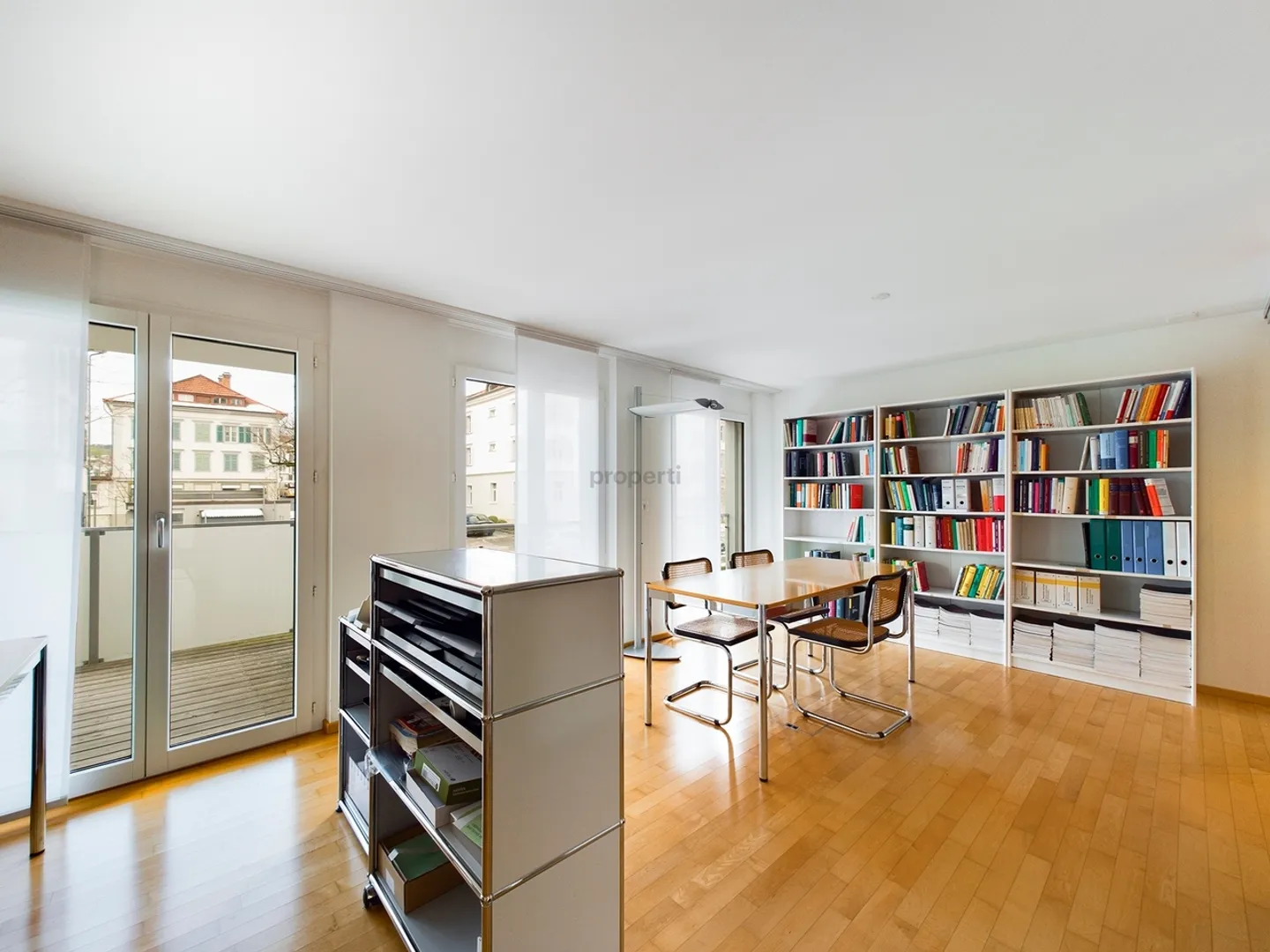 Geräumige Wohnung mit Balkon - Foto 9 von 13