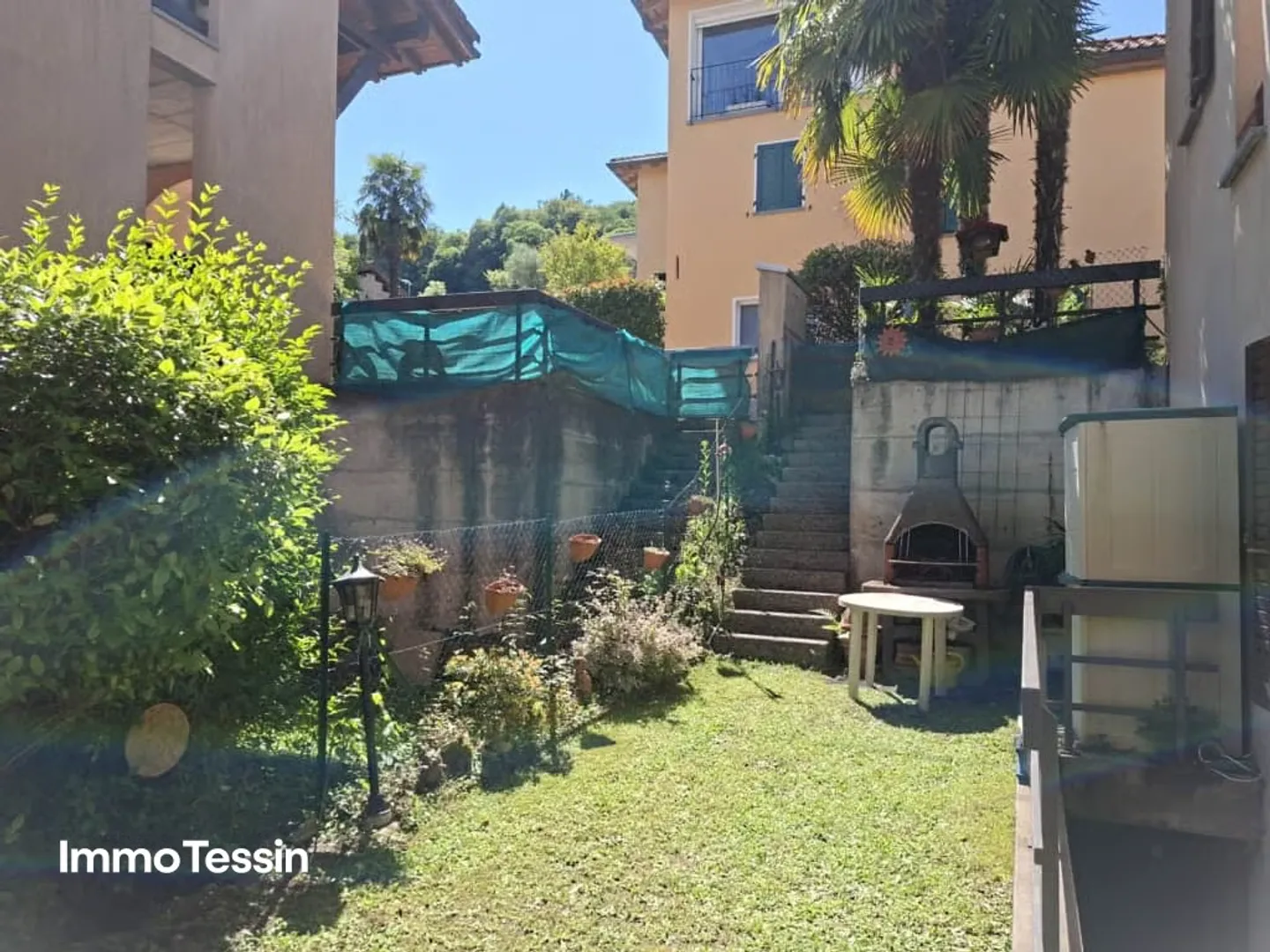 Grosszügiges & schönes Haus an ruhiger und sonniger Lage mit Garten, Terrassen und Parkplätzen nähe Lugano - Photo 6 of 13