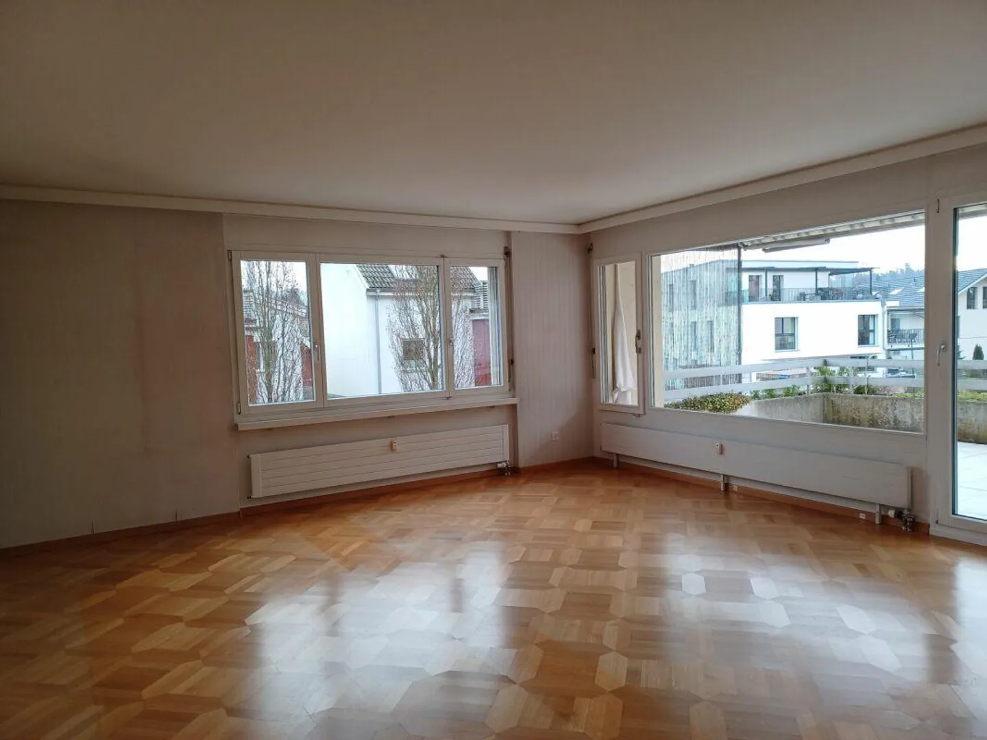 3- Zi. Wohnung mit grosser Terrasse - Foto 2 von 10