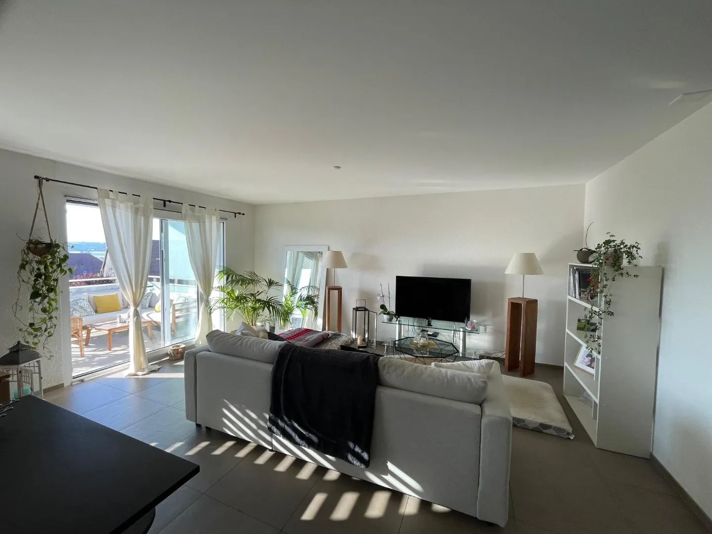 Ampio appartamento di 2,5 locali a Pailly - Foto 2 di 6