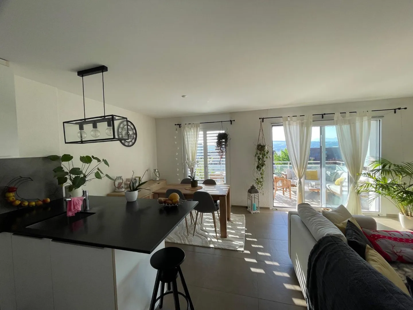 Ampio appartamento di 2,5 locali a Pailly - Foto 3 di 6