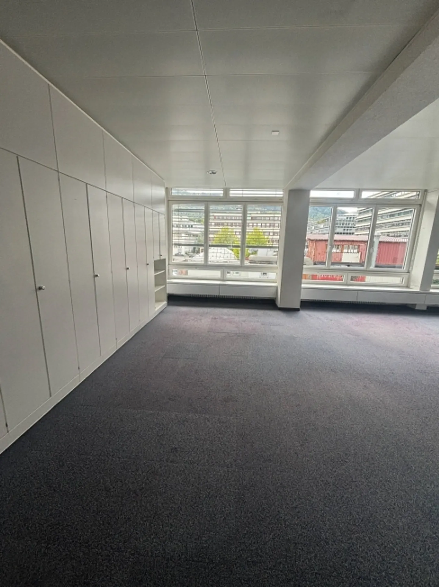 «Office» - Foto 3 von 5