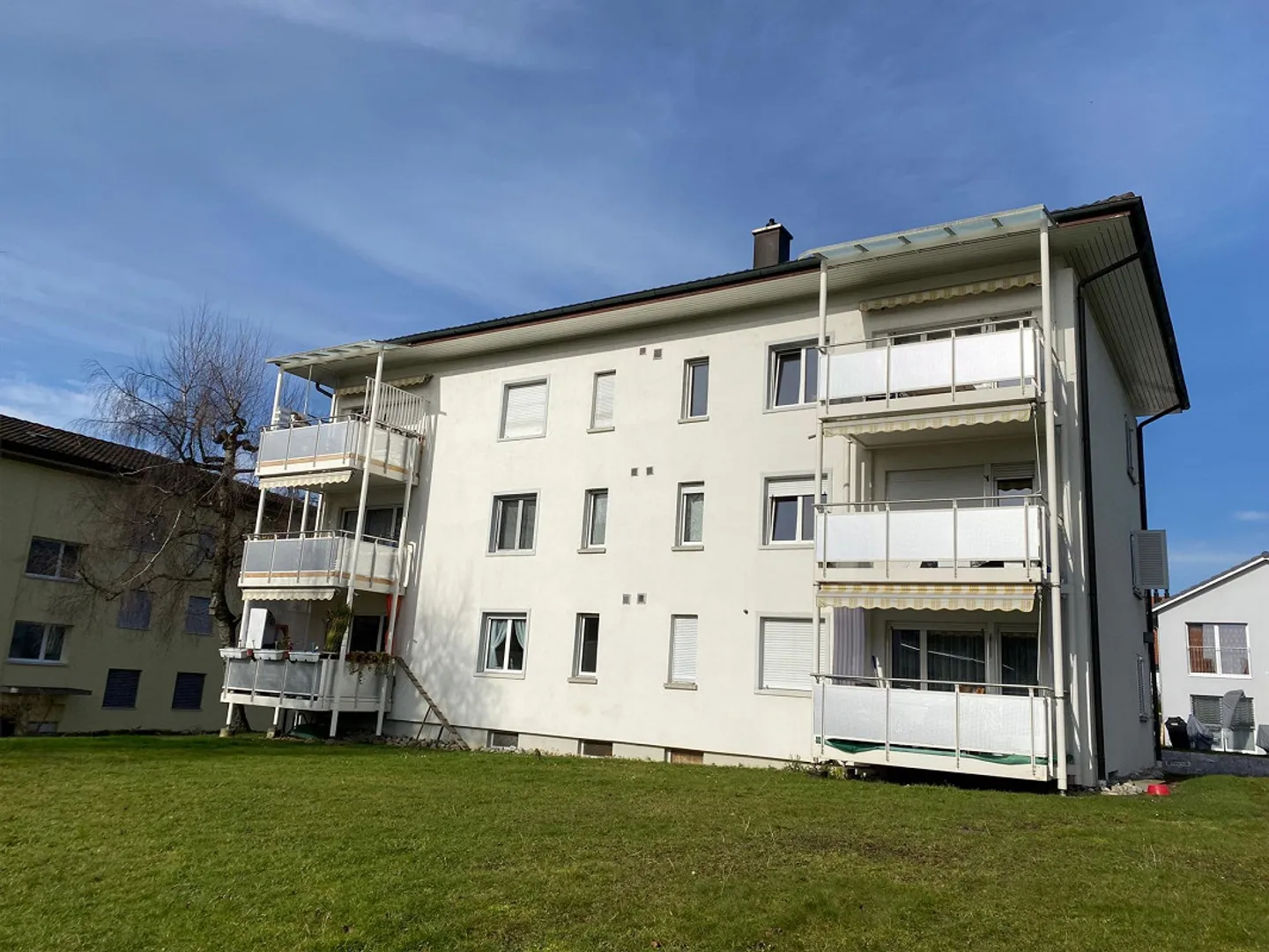 Ich bin hübsch, sonnig und umgeben von Grün - Foto 1 von 7