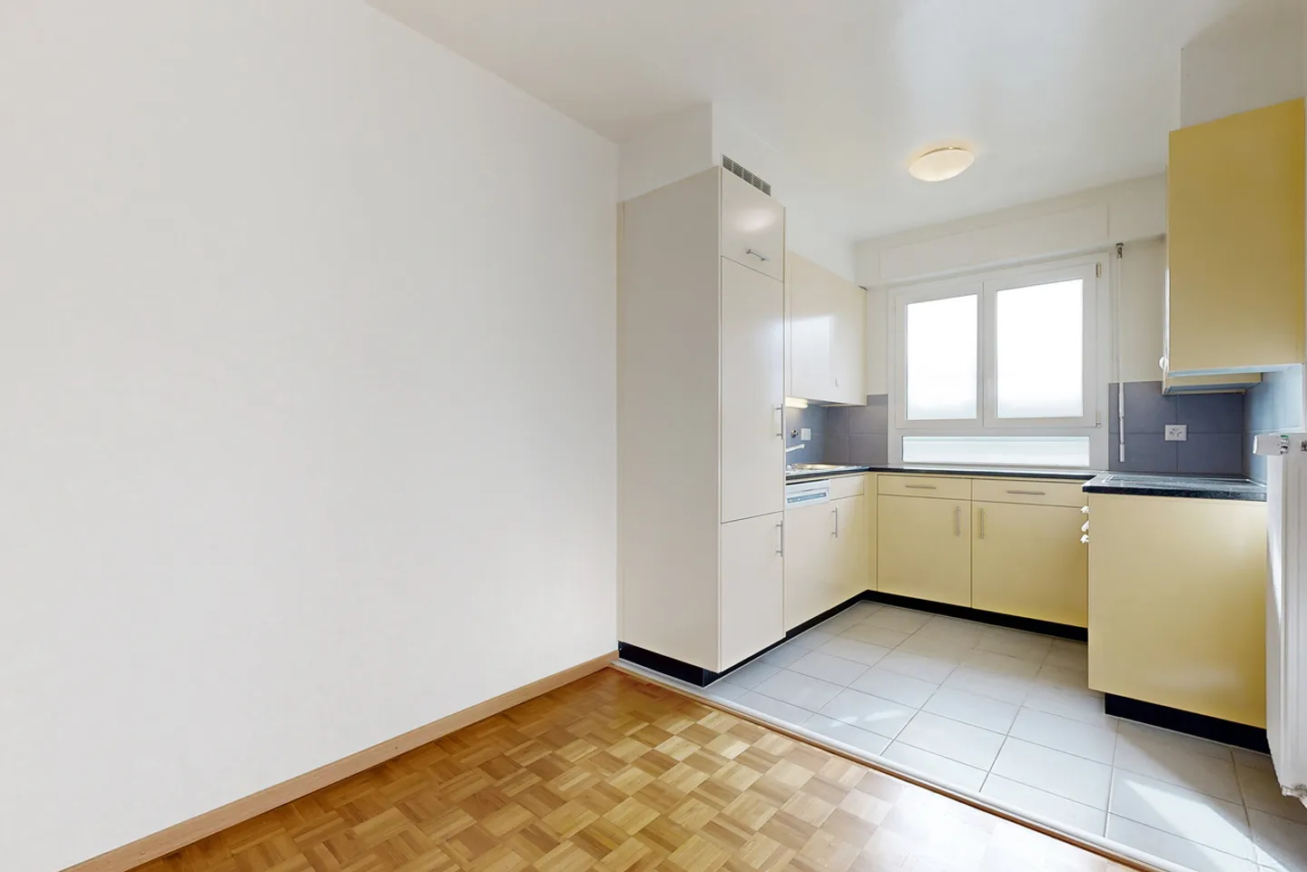 Appartement Charmant avec Vue sur le Lac - Photo 4 sur 11