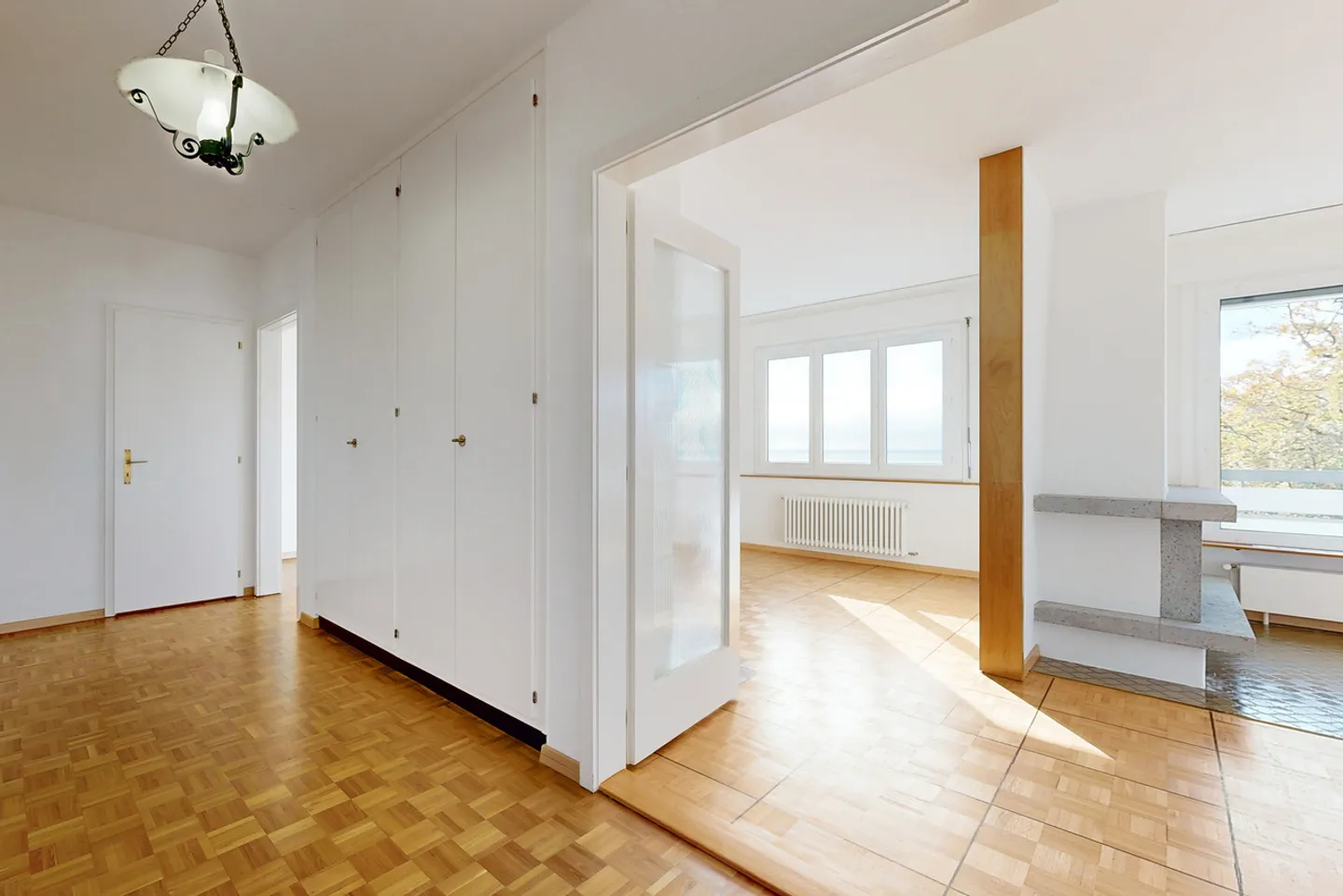 Appartement Charmant avec Vue sur le Lac - Photo 5 sur 11