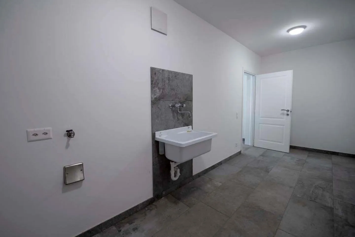 Vue sur le lac et jardin - Appartement moderne à Capolago - Photo 7 sur 11