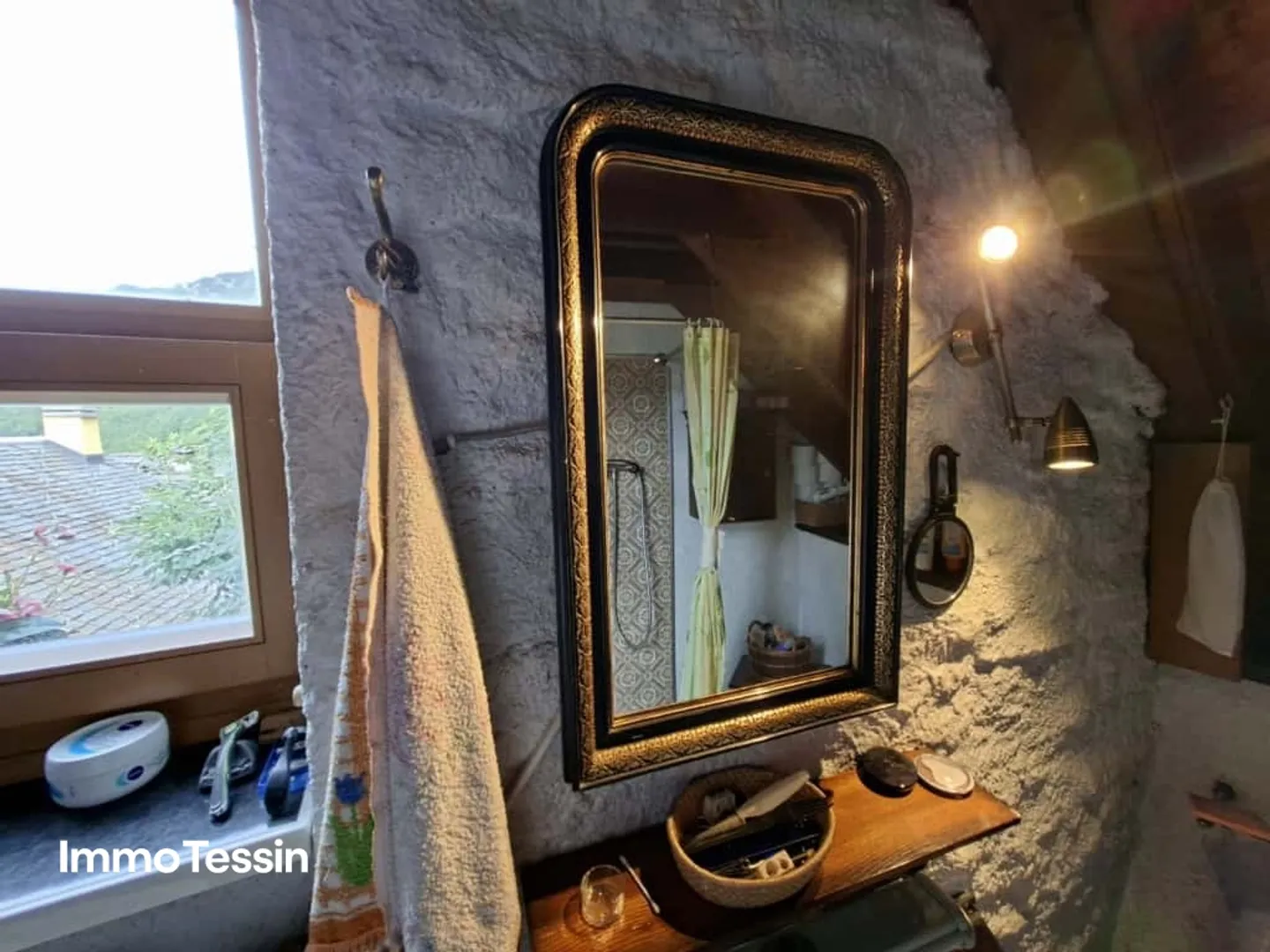 Rustico molto accogliente con loggia e giardino in una posizione tranquilla e soleggiata con vista sulle montagne - Foto 13 di 13