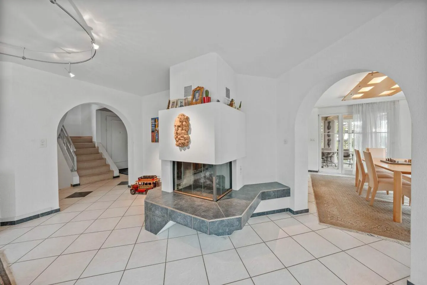 Attraktives Einfamilienhaus mit wunderschöner Seesicht! - Foto 4 von 15