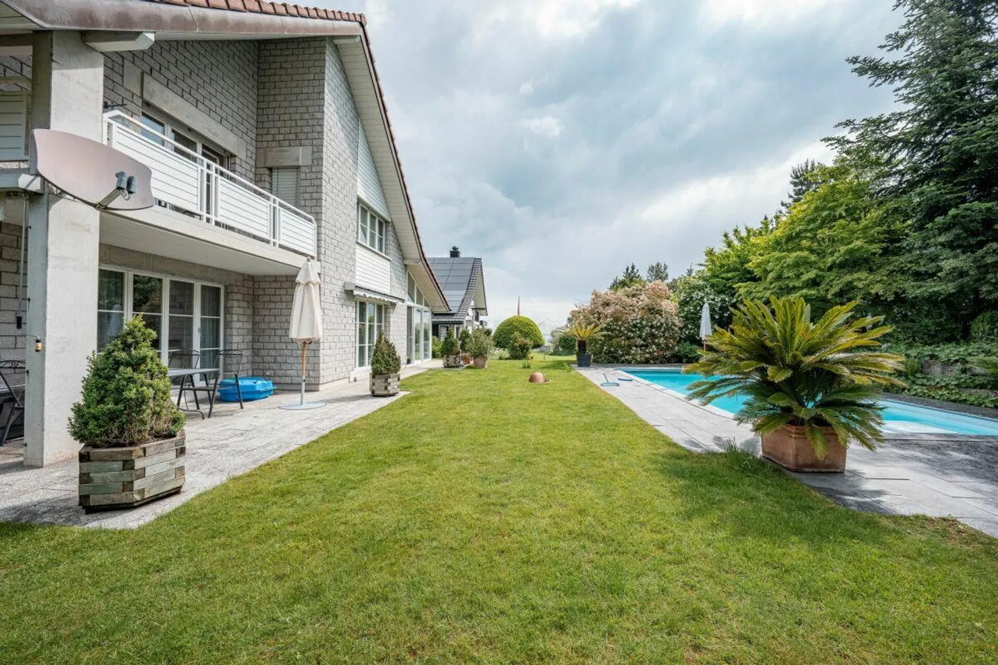 Attraktives Einfamilienhaus mit wunderschöner Seesicht! - Foto 14 von 15