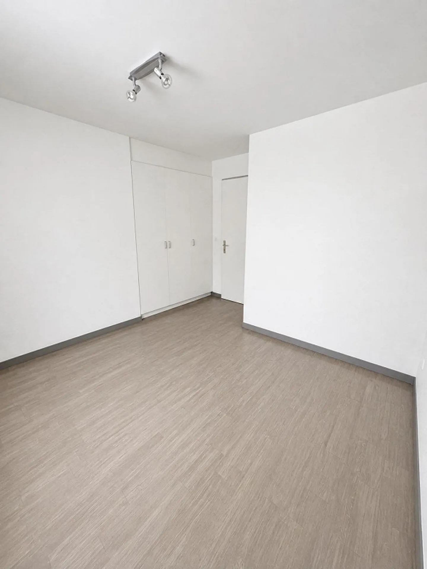 Luminoso appartamento di 4.5 locali – vivere in centro a Domat/Ems - Foto 6 di 13