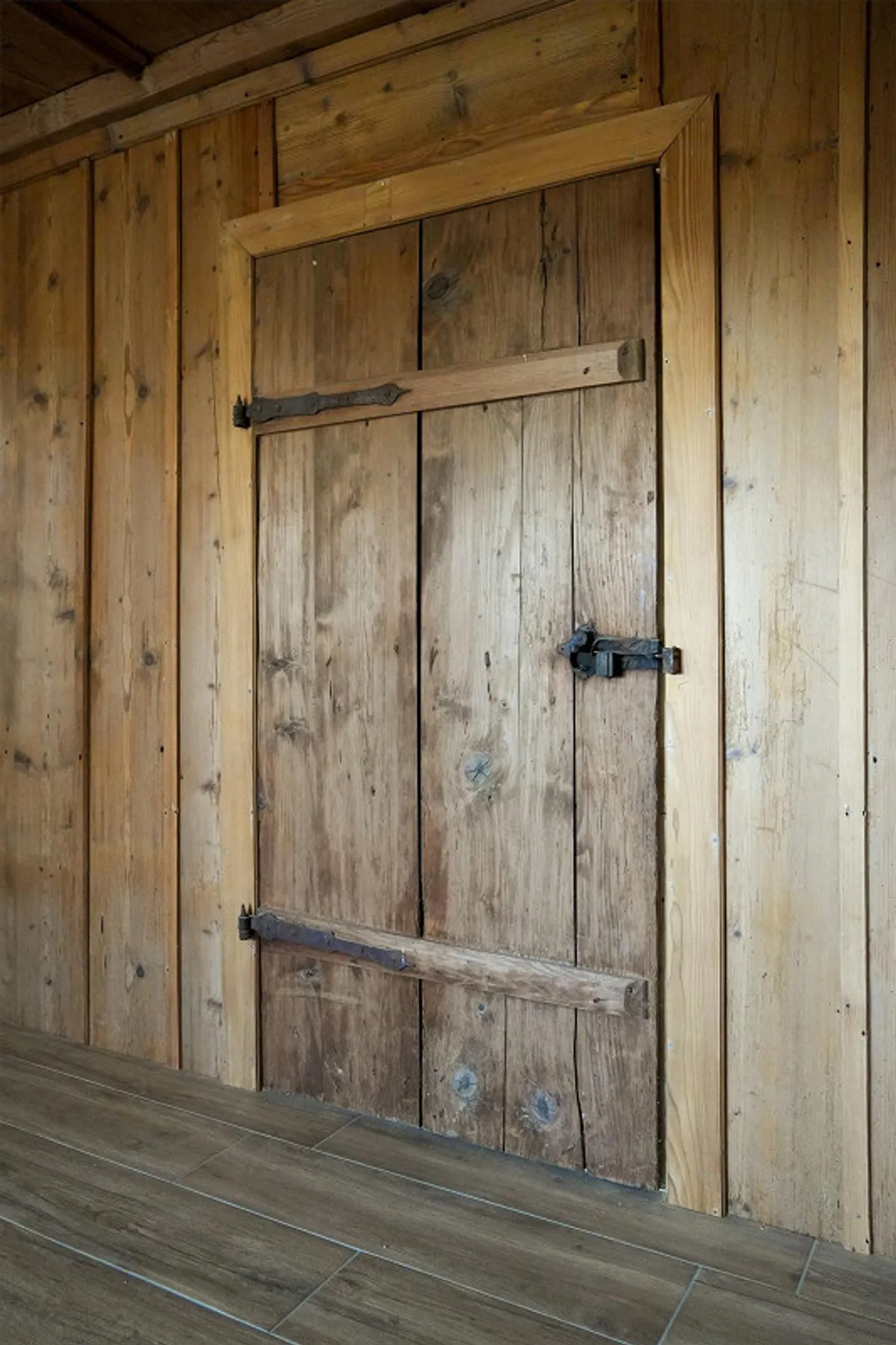 Newly renovated timber house with 7 rooms - Photo 5 of 8