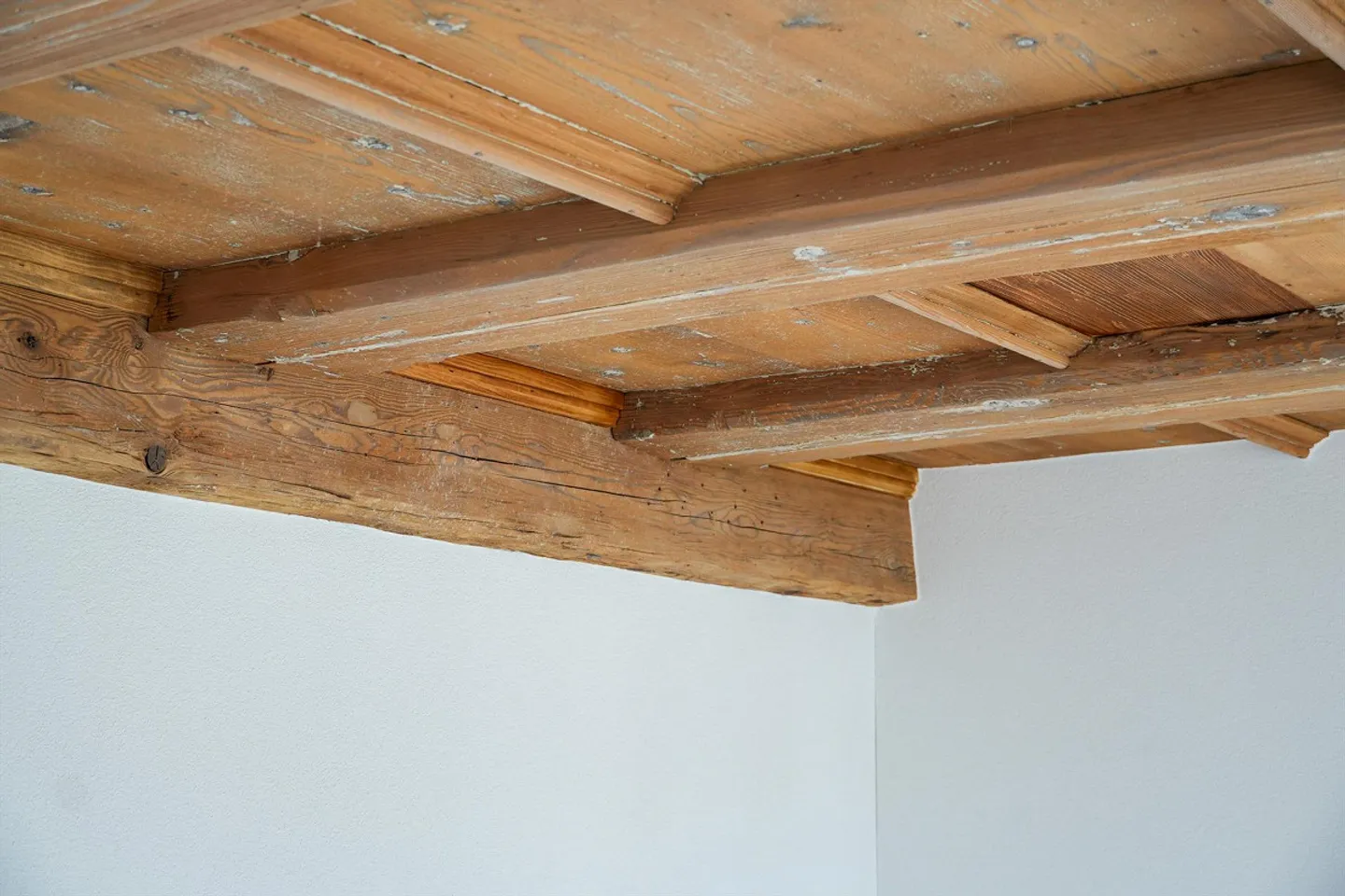 Newly renovated timber house with 7 rooms - Photo 7 of 8