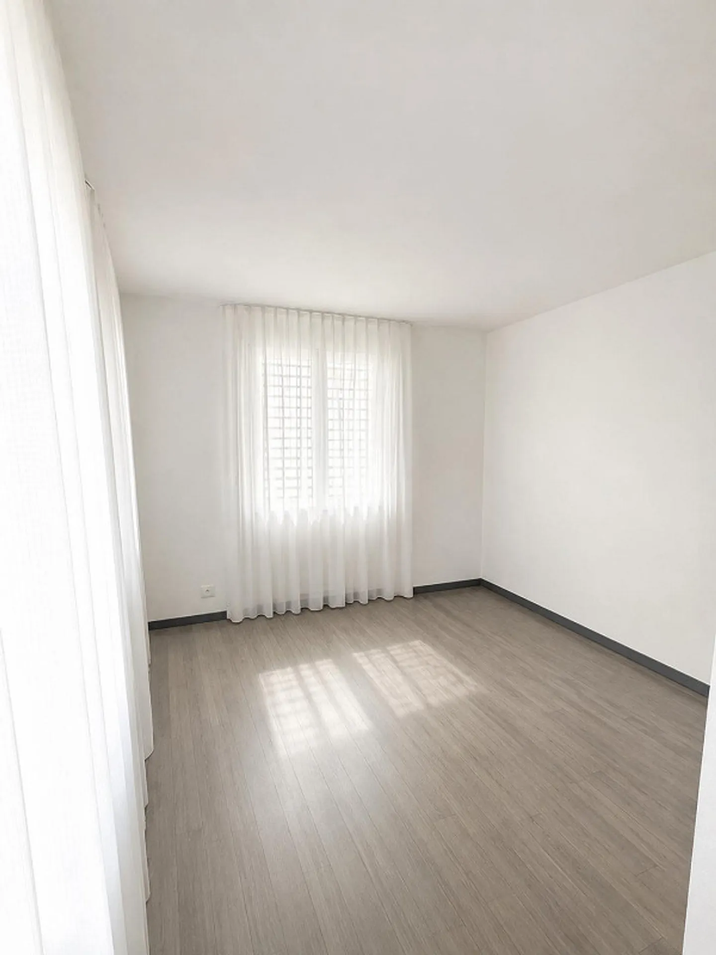 Luminoso appartamento di 4.5 locali – vivere in centro a Domat/Ems - Foto 11 di 13