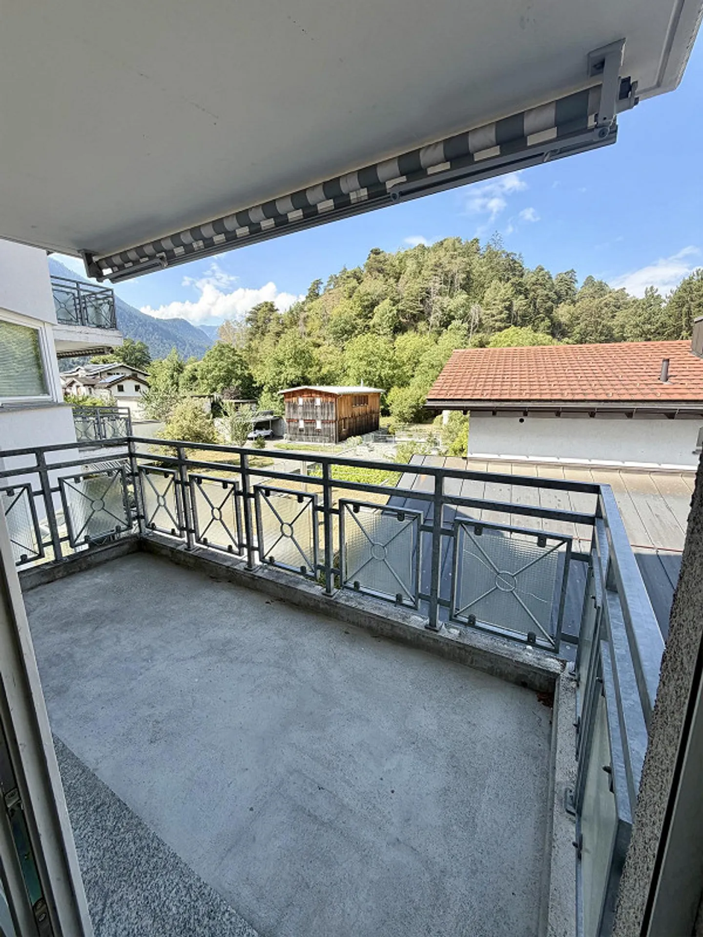 Luminoso appartamento di 4.5 locali – vivere in centro a Domat/Ems - Foto 12 di 13