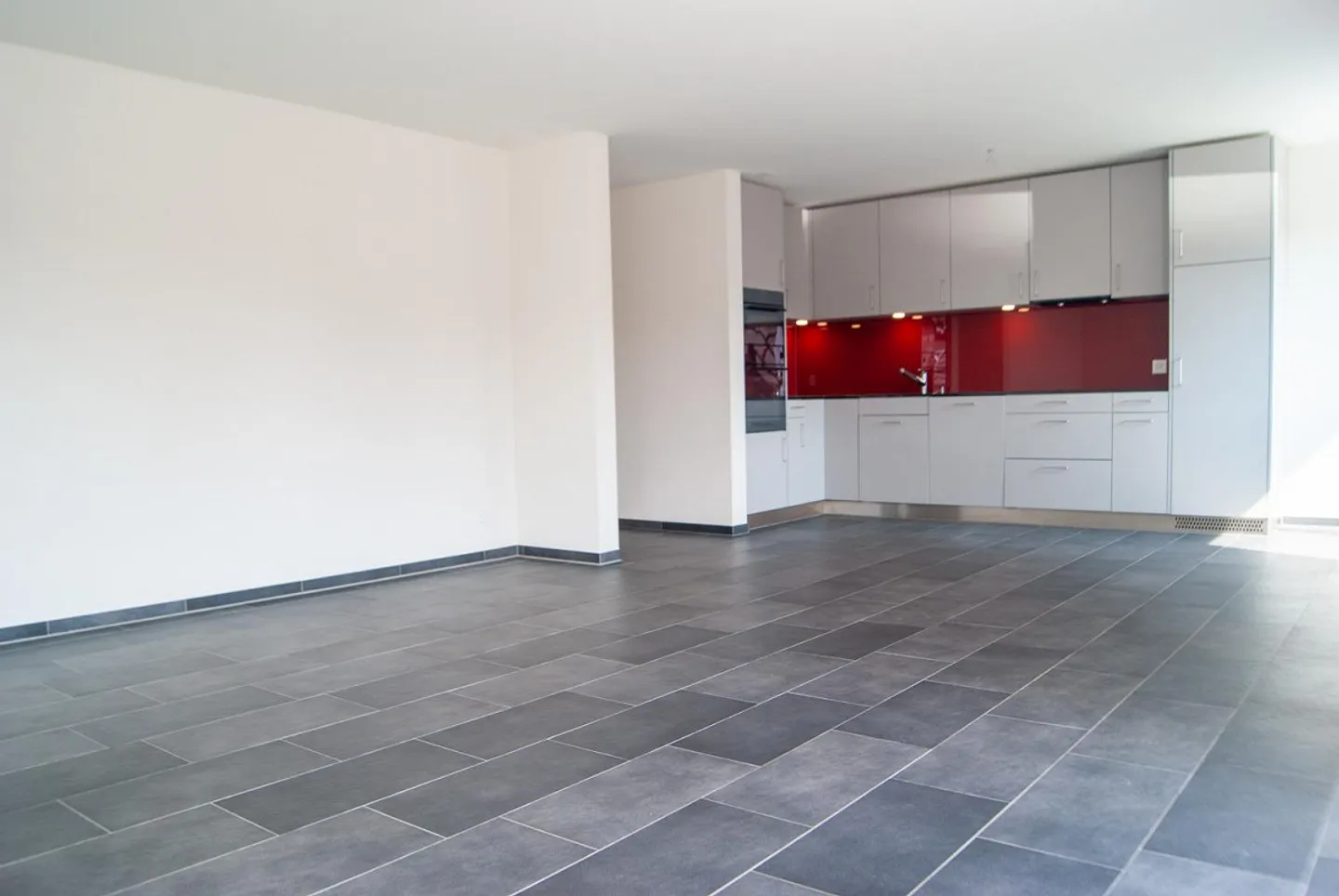 Appartement spacieux de 4,5 pièces près du Rhin - Photo 1 sur 11