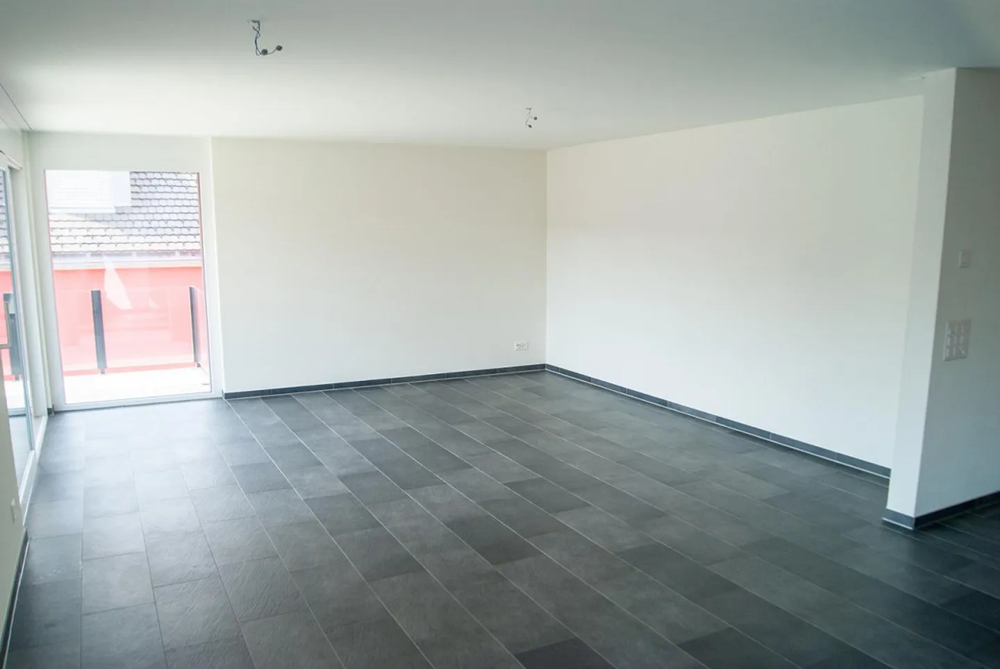 Appartement spacieux de 4,5 pièces près du Rhin - Photo 3 sur 11