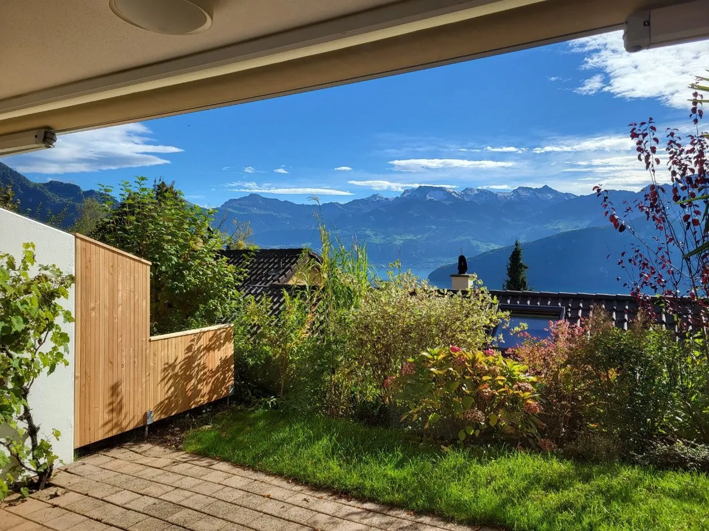 Vivre là où d'autres passent des vacances – Maison jumelée moderne à Weggis - Photo 9 sur 9