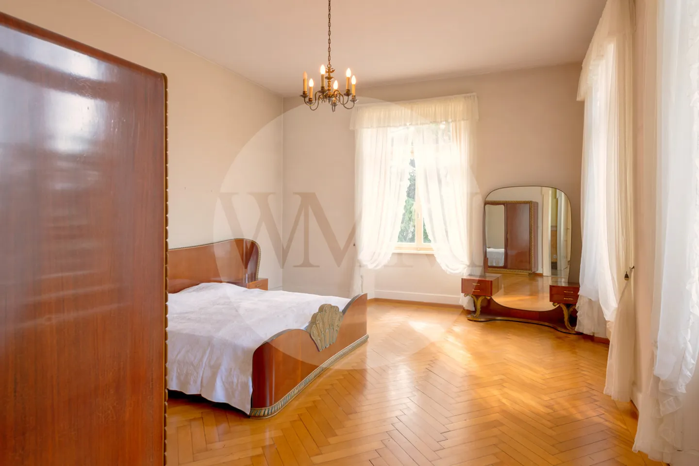 VILLA ÉLÉGANTE ART NOUVEAU, IDÉALE POUR FONDATIONS OU STUDIOS PROFESSIONNELS - Photo 11 sur 16