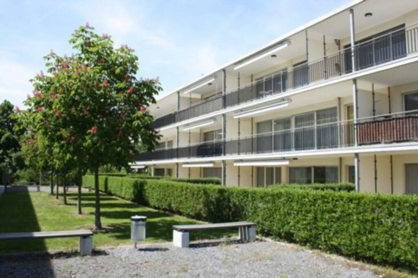 Appartement penthouse ensoleillé de 3,5 pièces - Photo 3 sur 12