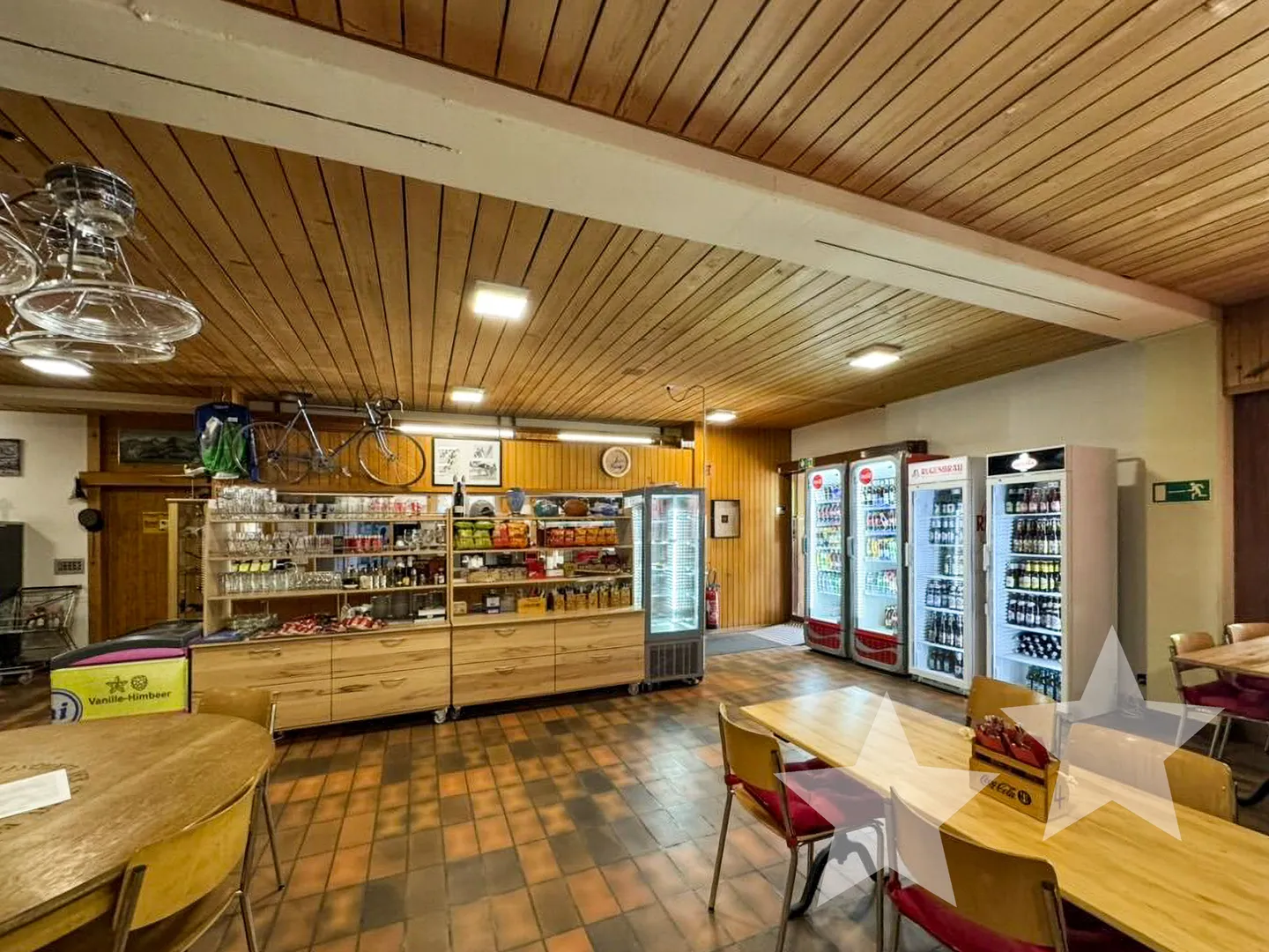 Versatile Hotel and Restaurant - Photo 4 of 11