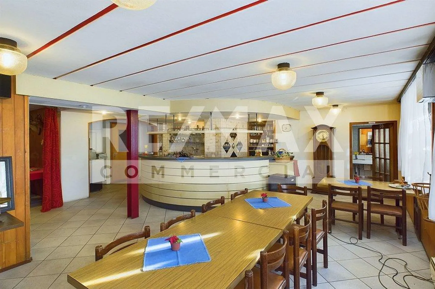 Restaurant avec hébergement / propriété convertible dans la nature montagneuse - Photo 3 sur 13