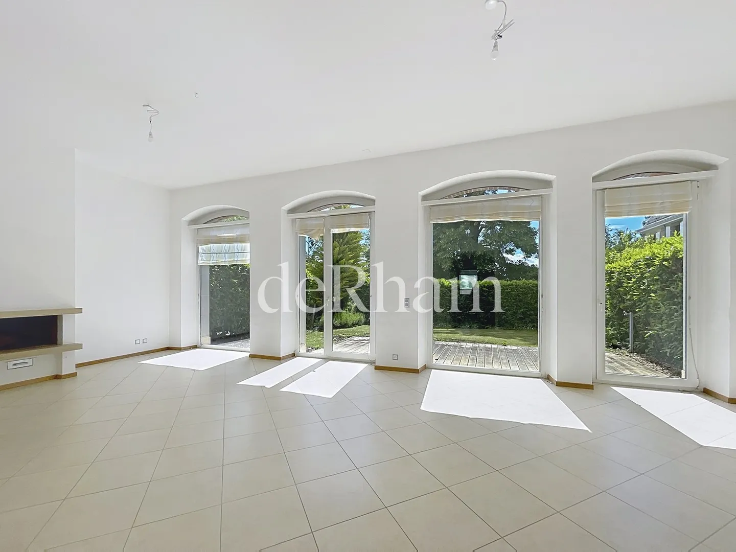 Magnificent 8.5-room apartment with terrace and garden - Photo 3 of 13
