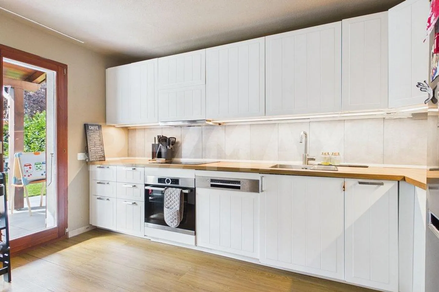 In Capolago, ein Haus, das für das Familienleben gedacht ist - Foto 4 von 13