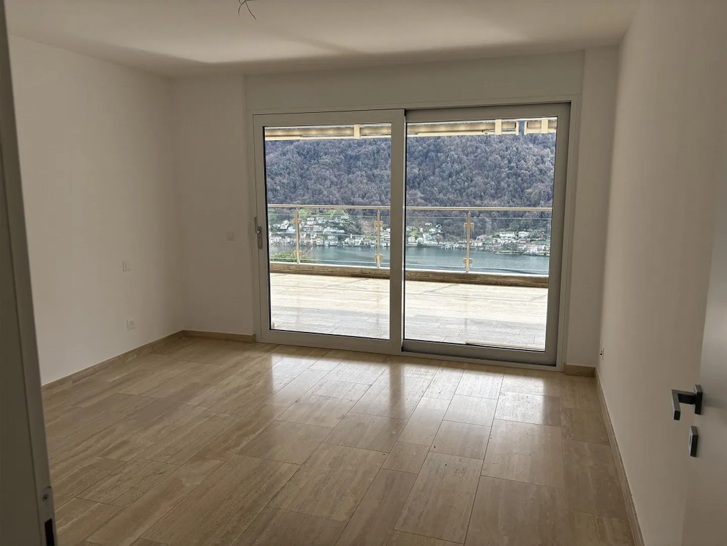 Luxuswohnung mit 4,5 Zimmern im schönen Vico Morcote - Foto 6 von 12