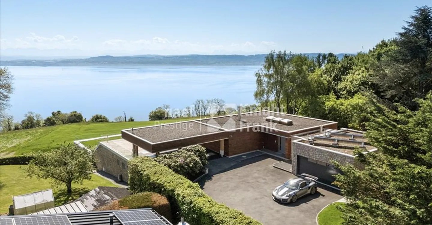 Elegante Casa Familiare con Vista Lago - Foto 9 di 10