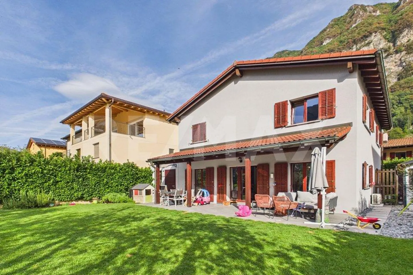 In Capolago, ein Haus, das für das Familienleben gedacht ist - Foto 13 von 13