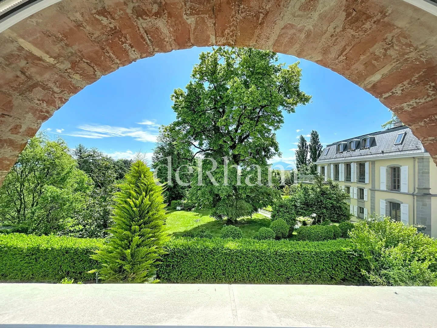 Magnificent 8.5-room apartment with terrace and garden - Photo 6 of 13