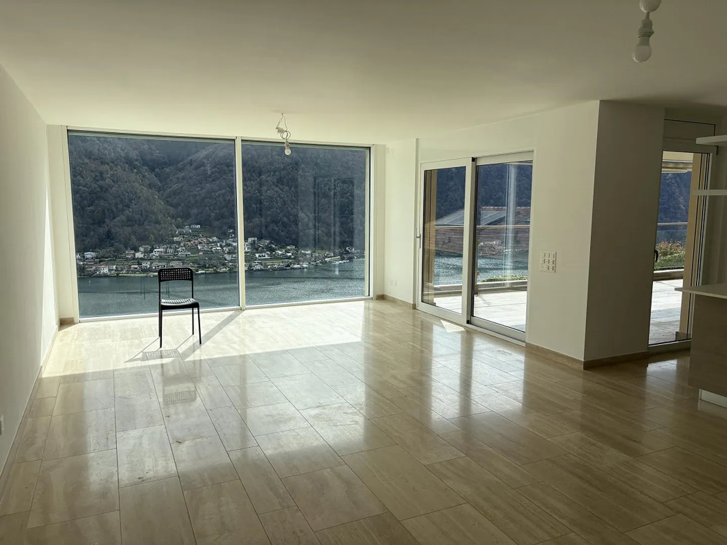 Luxuswohnung mit 4,5 Zimmern im schönen Vico Morcote - Foto 2 von 12