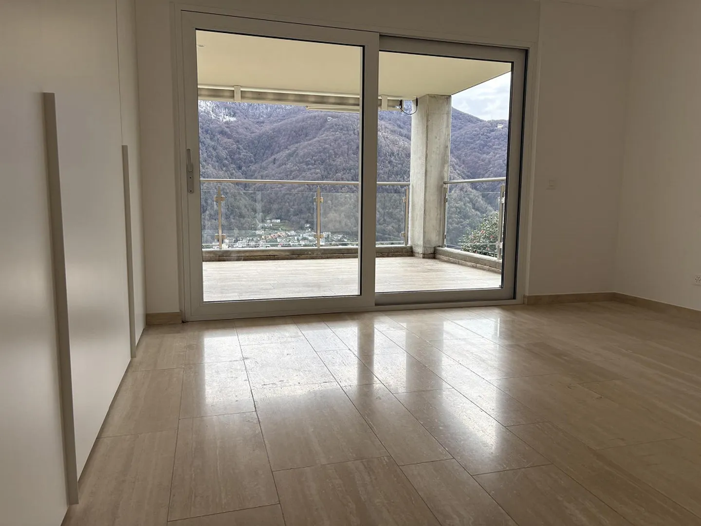 Luxuswohnung mit 4,5 Zimmern im schönen Vico Morcote - Foto 4 von 12