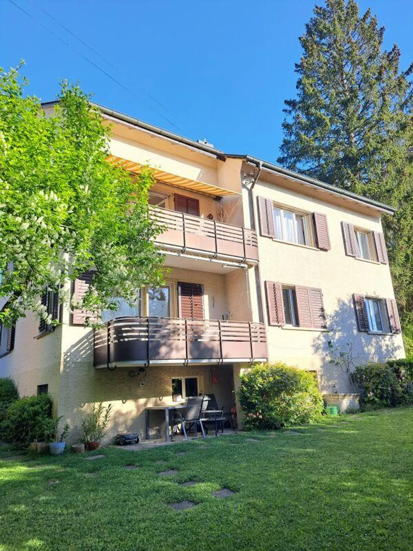 Stiloso con molto fascino, 2 balconi e uso condiviso dell'area giardino - Foto 1 di 12