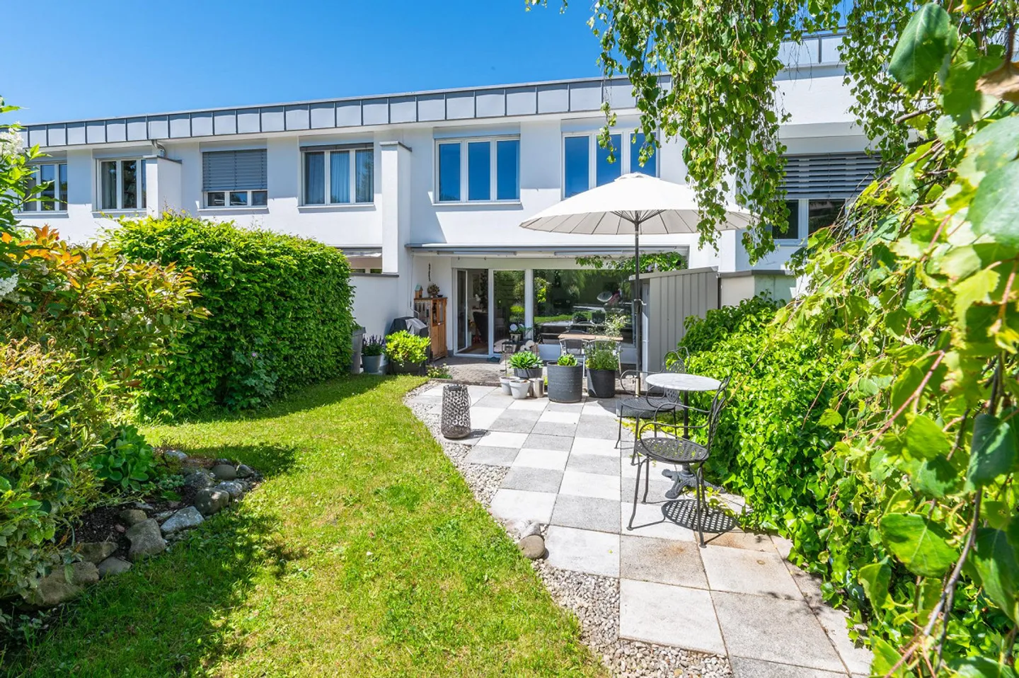 Reihenmittelhaus 5.5 Zimmer - Foto 1 von 12