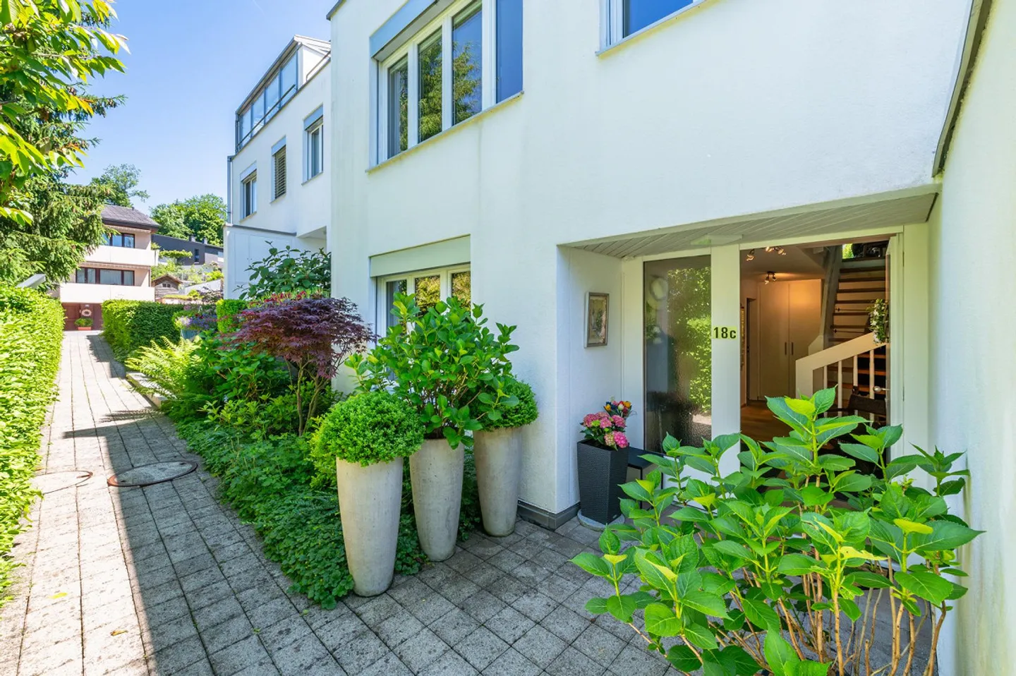 Reihenmittelhaus 5.5 Zimmer - Foto 2 von 12