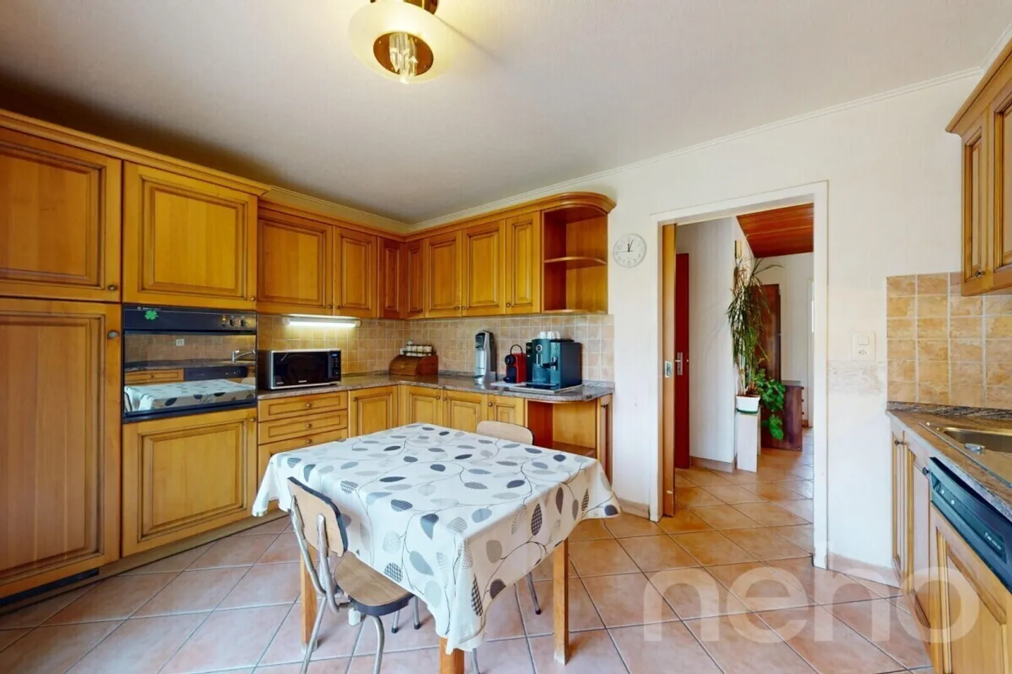 Casa affascinante con vista libera e grande potenziale - Foto 9 di 12