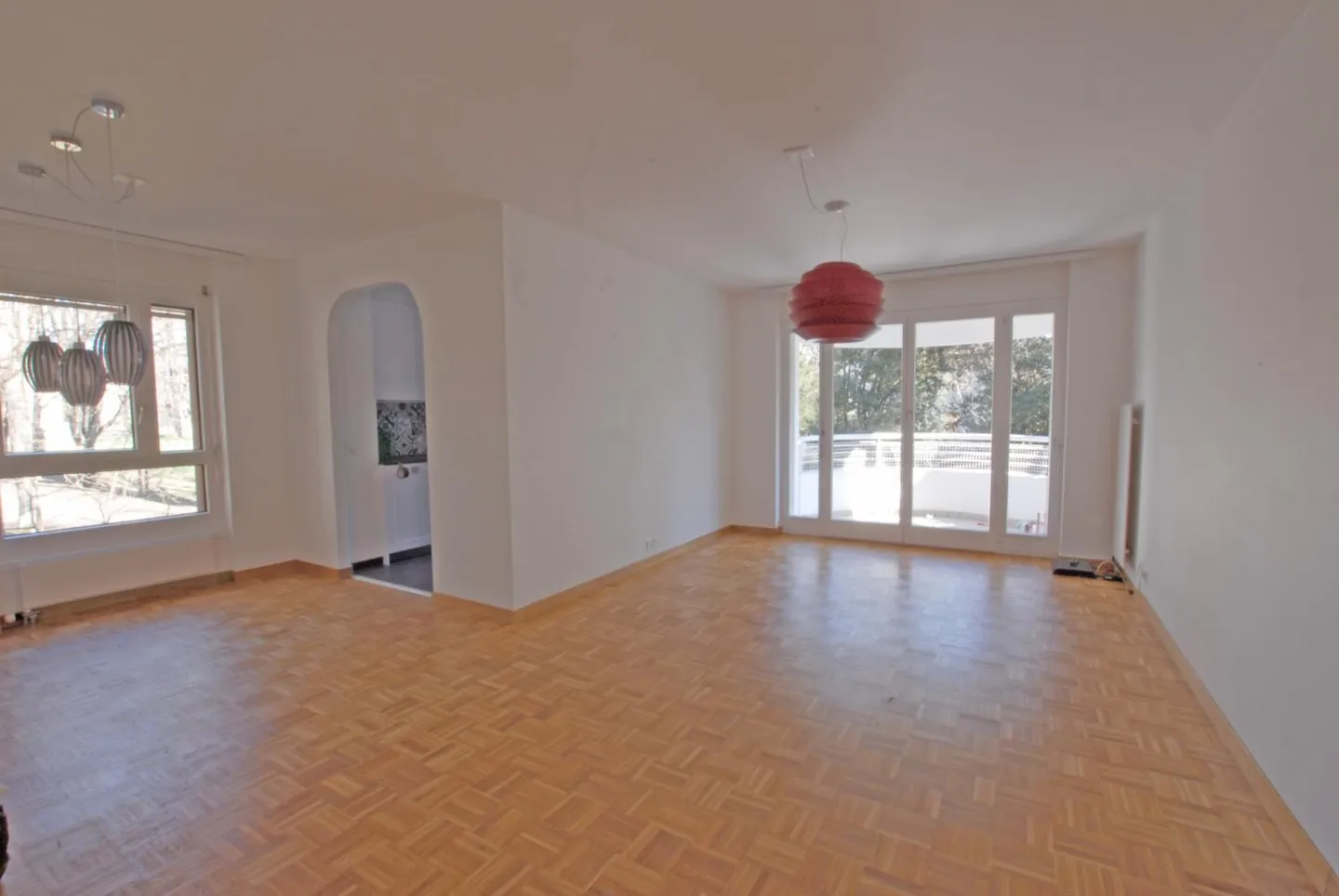 5-room apartment - Photo 2 of 6