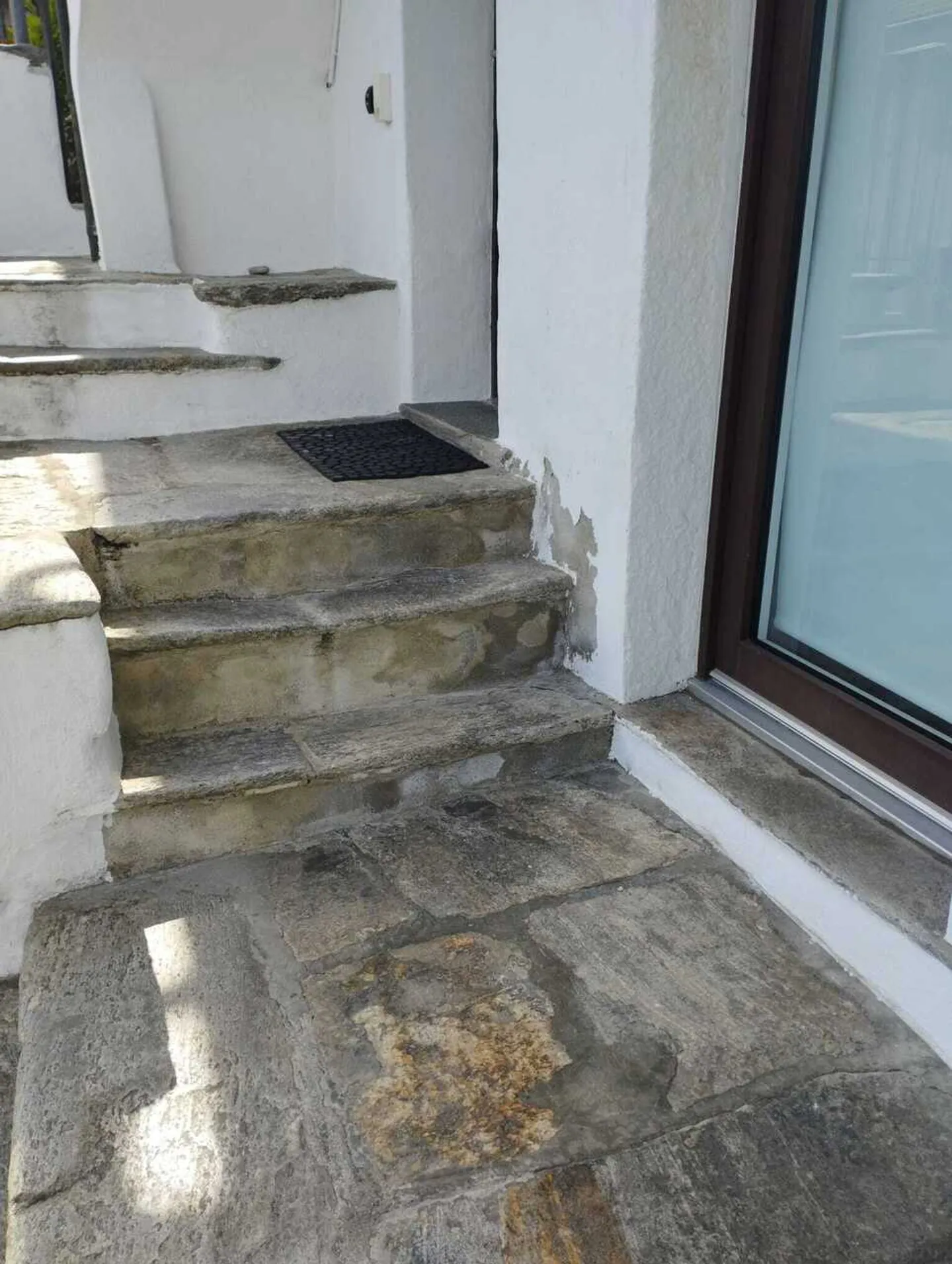 BRIONE SOPRA MINUSIO - Typical Ticinese House with stunning lake view - Photo 6 of 31