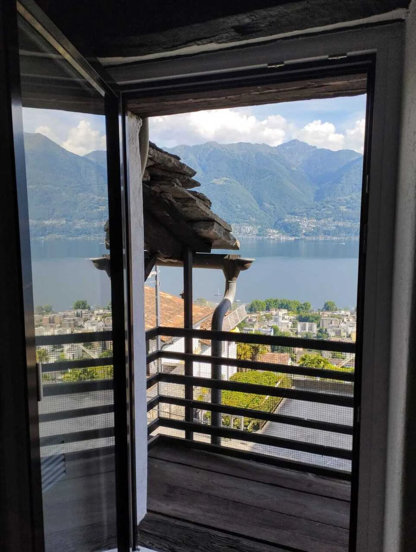 BRIONE SOPRA MINUSIO - Typical Ticinese House with stunning lake view - Photo 19 of 31