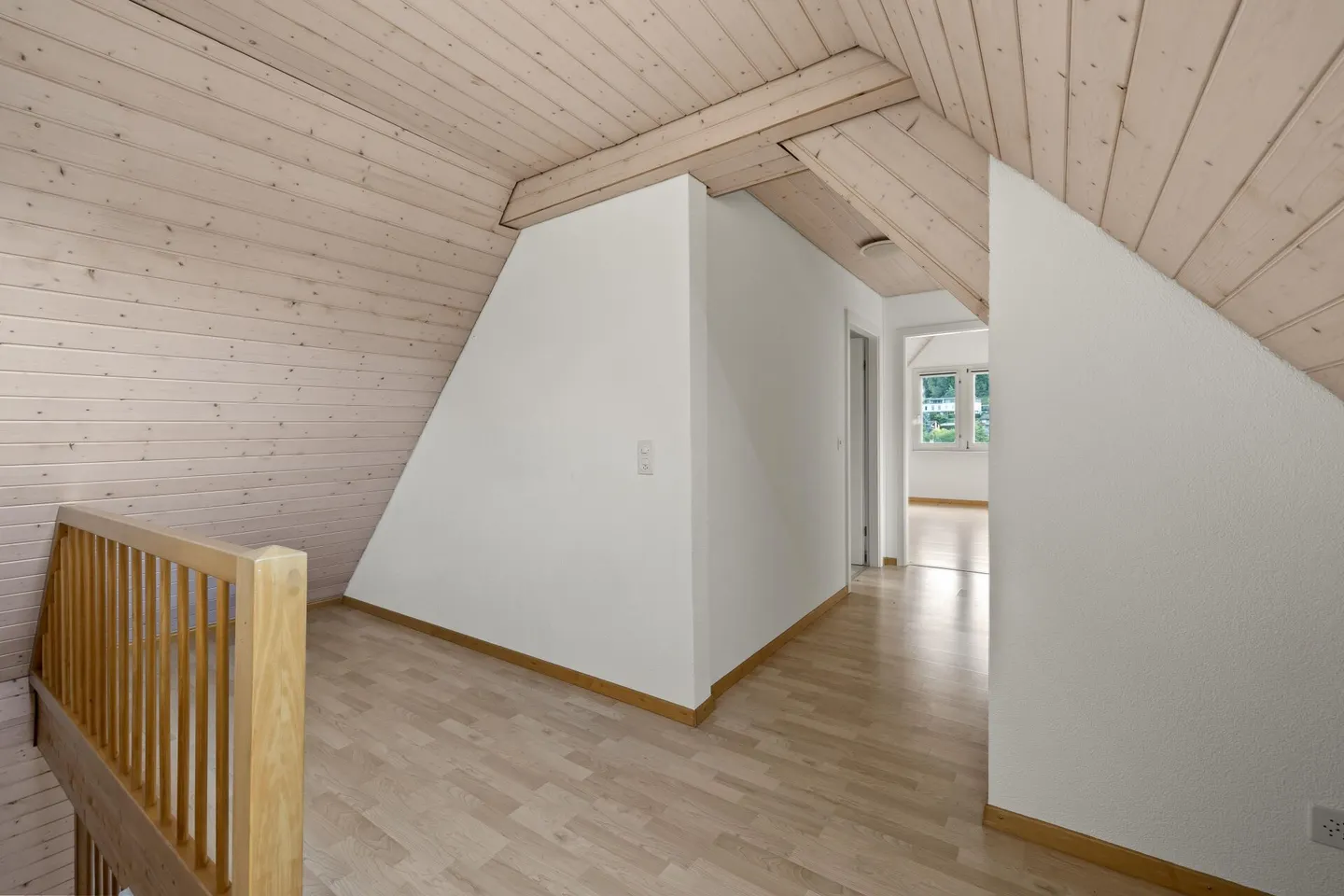 Casa bifamiliare con appartamento - Foto 10 di 16