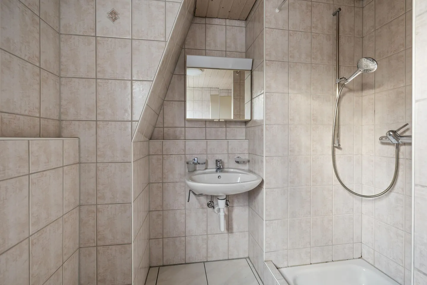Casa bifamiliare con appartamento - Foto 12 di 16
