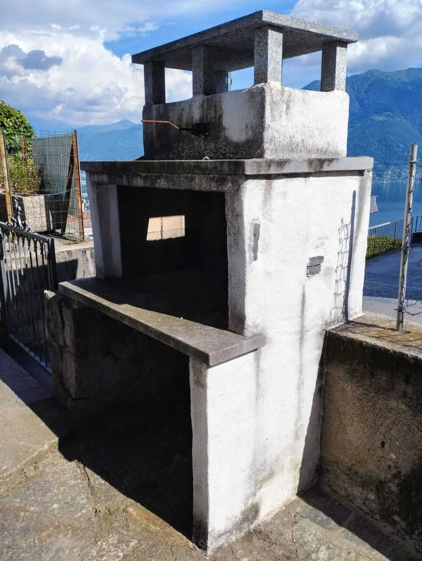 BRIONE SOPRA MINUSIO - Typical Ticinese House with stunning lake view - Photo 29 of 31