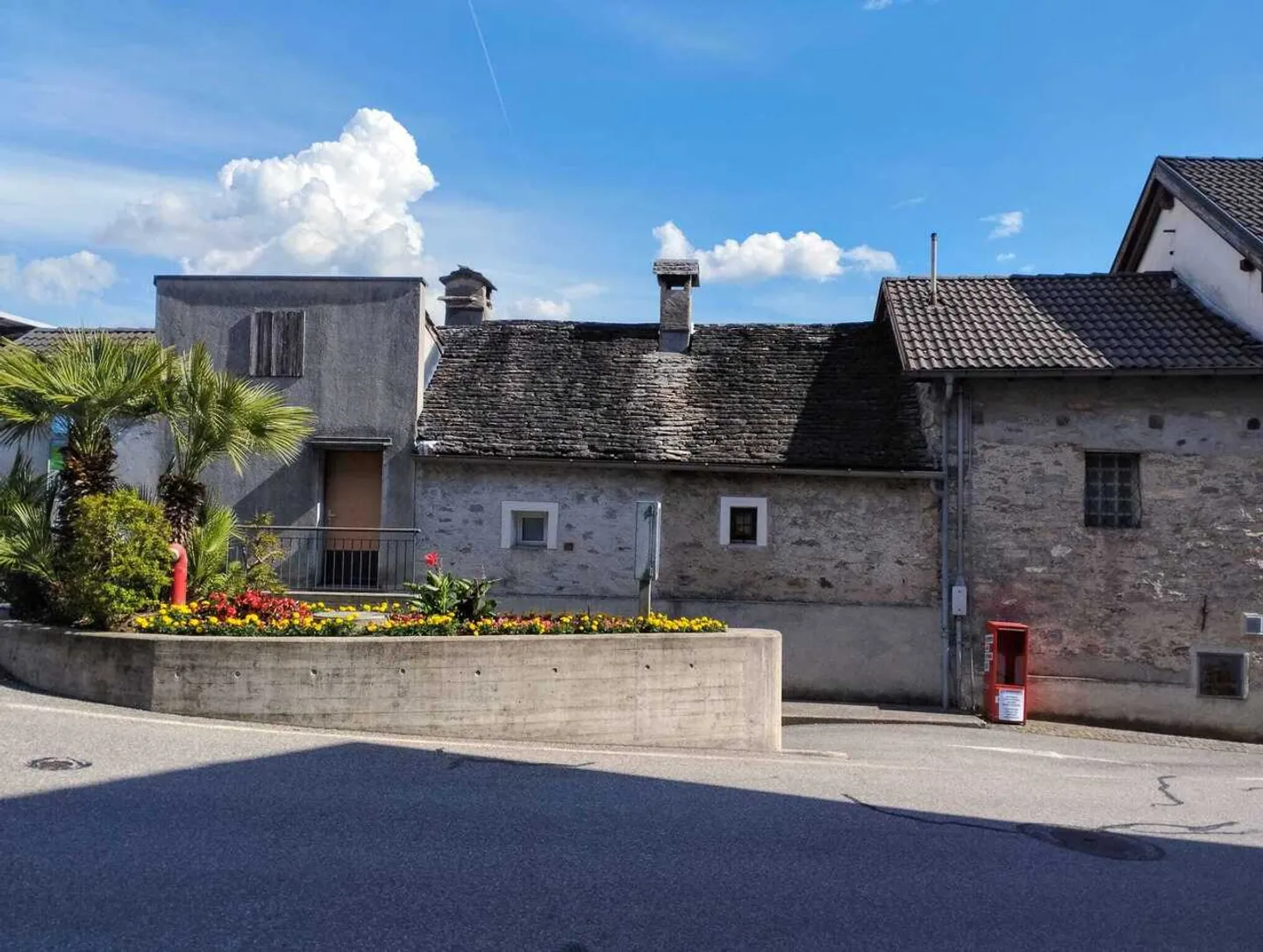 BRIONE SOPRA MINUSIO - Typical Ticinese House with stunning lake view - Photo 31 of 31